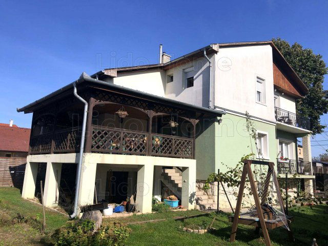 Eladó családi ház, Győrött 98.8 M Ft, 7 szobás