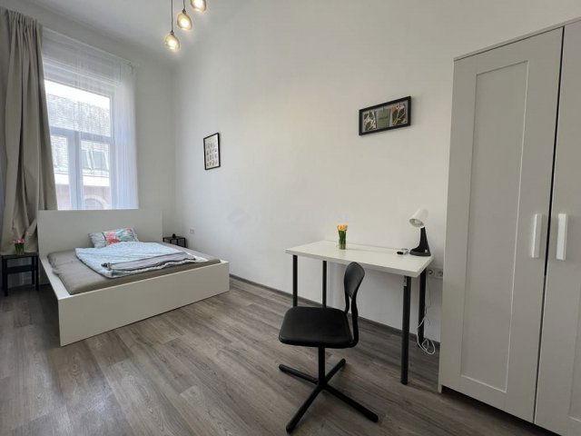 Eladó téglalakás, Budapesten, VI. kerületben 78.9 M Ft, 3 szobás