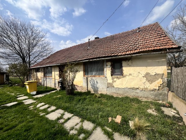 Eladó családi ház, Sarkadon 3.39 M Ft, 2 szobás