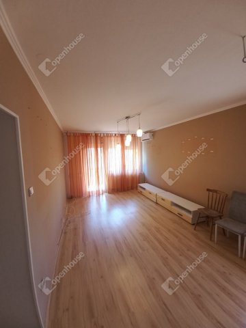 Eladó téglalakás, Dombóváron 38.9 M Ft, 3 szobás
