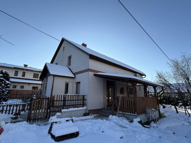 Eladó családi ház, Mogyoródon 139.9 M Ft, 7 szobás