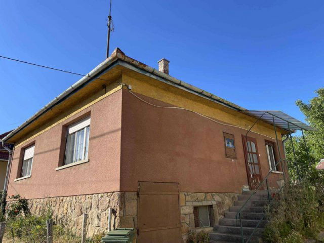 Eladó családi ház, Pilisszántón 69.9 M Ft, 2 szobás