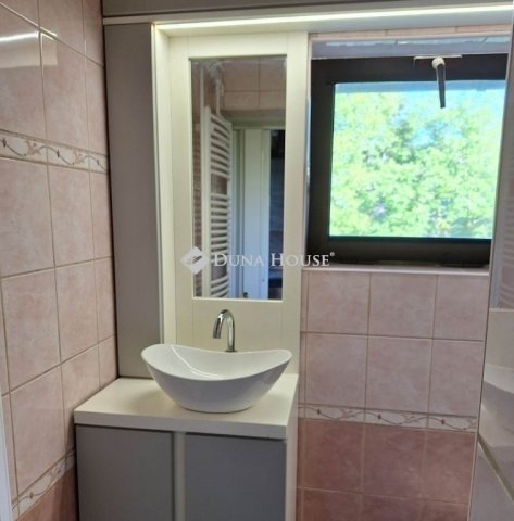 Eladó családi ház, Kincsesbányán 37.5 M Ft, 3 szobás