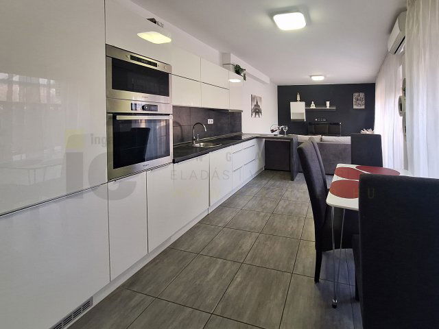 Kiadó téglalakás, albérlet, Szegeden, Móra utcában