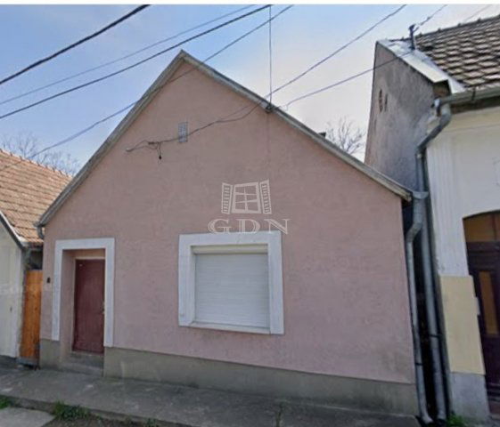 Eladó családi ház, Tahitótfalun 36.9 M Ft, 2 szobás