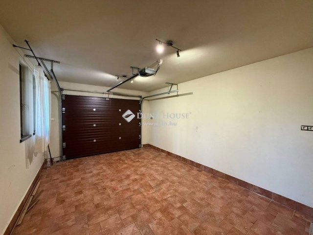 Eladó családi ház, Dabason 169.999 M Ft, 4 szobás