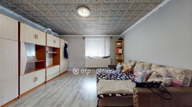 Eladó családi ház, Halmajon 35 M Ft, 3 szobás