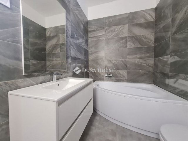 Eladó ikerház, Siófokon 84.75 M Ft, 3 szobás