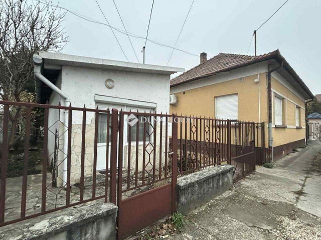 Eladó családi ház, Vecsésen 83.9 M Ft, 4 szobás