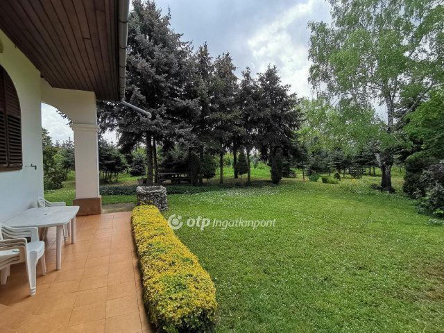 Eladó nyaraló, Békéscsabán 89.9 M Ft, 4 szobás