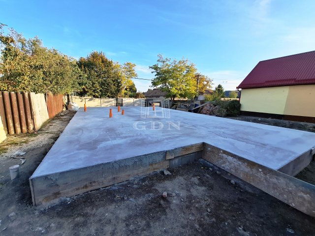 Eladó családi ház, Kiskunlacházán 89.9 M Ft, 4 szobás