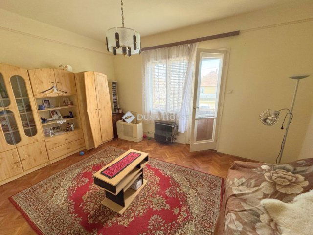 Eladó családi ház, Tiszaeszláron 26 M Ft, 3 szobás