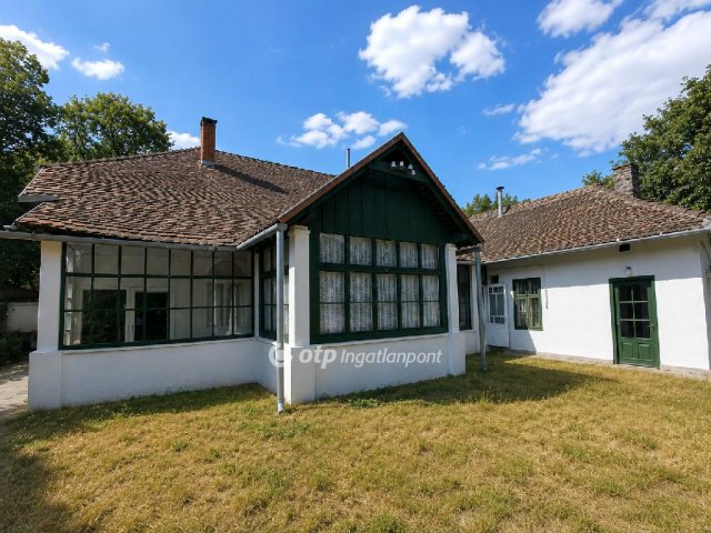 Eladó családi ház, Csongrádon 32.5 M Ft, 5 szobás