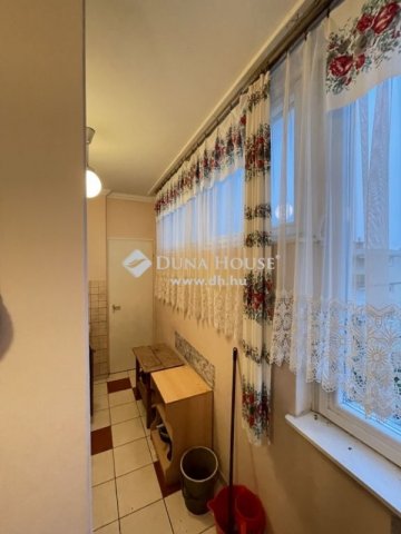 Eladó panellakás, Nagyorosziban 26.9 M Ft, 3 szobás