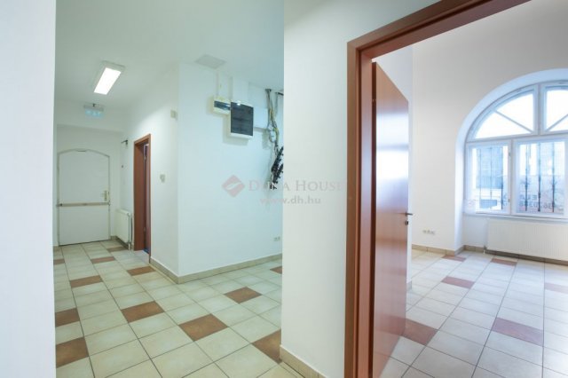 Eladó iroda, Budapesten, V. kerületben 299 M Ft