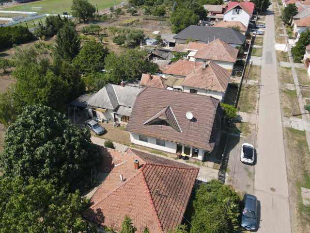 Eladó családi ház, Lőrinciben 45 M Ft, 3 szobás