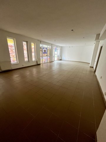 Kiadó üzlethelyiség, Debrecenben 380 E Ft / hó