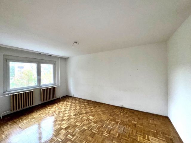Eladó panellakás, Székesfehérvárott 43.2 M Ft, 2 szobás