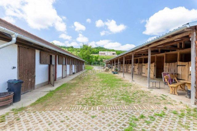 Eladó mezogazdasagi ingatlan, Szekszárdon 72 M Ft