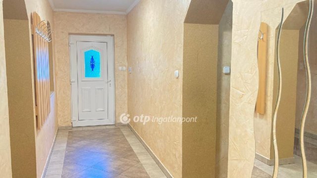 Kiadó családi ház, albérlet, Dunakeszin 450 E Ft / hó, 4 szobás