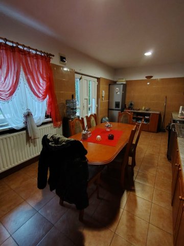 Eladó ikerház, Dunaújvárosban 82 M Ft, 3+1 szobás