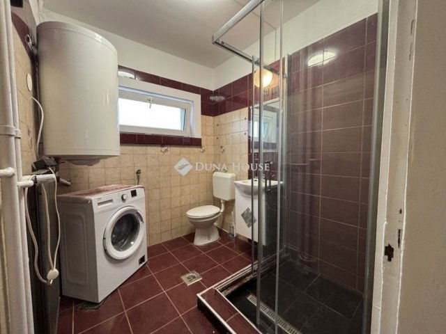 Eladó családi ház, Dunaharasztin 120 M Ft, 6 szobás