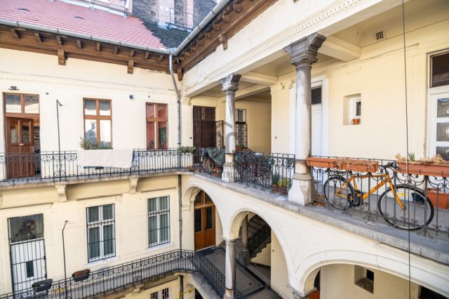 Eladó téglalakás, Budapesten, VII. kerületben 89.9 M Ft