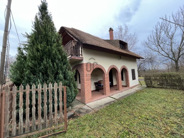 Eladó nyaraló, Balmazújvárosban 29.9 M Ft, 4 szobás