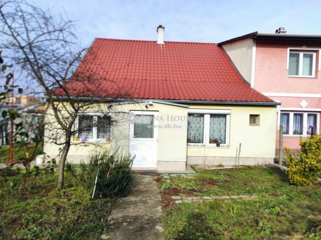 Eladó ikerház, Tatabányán 34.9 M Ft, 2 szobás