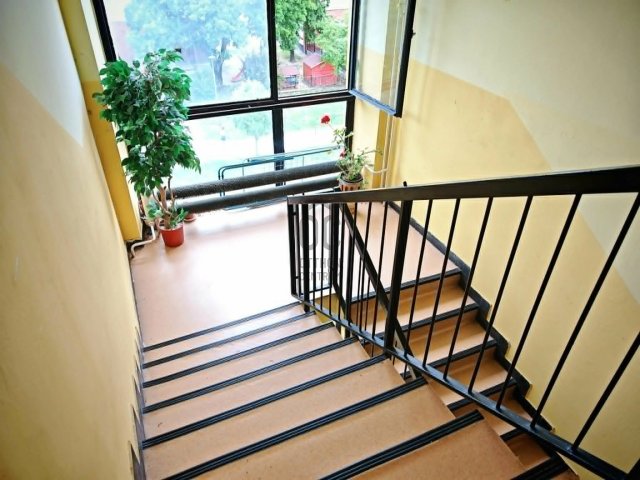 Eladó panellakás, Ajkán 36.7 M Ft, 2 szobás