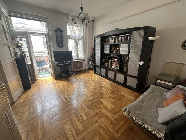 Eladó téglalakás, Budapesten, VII. kerületben, Cserhát utcában