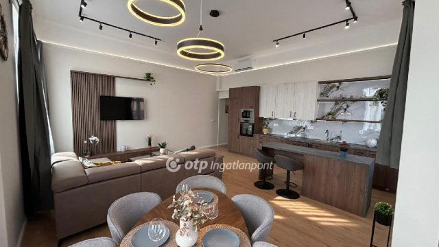 Eladó téglalakás, Budapesten, VII. kerületben 175 M Ft, 5 szobás