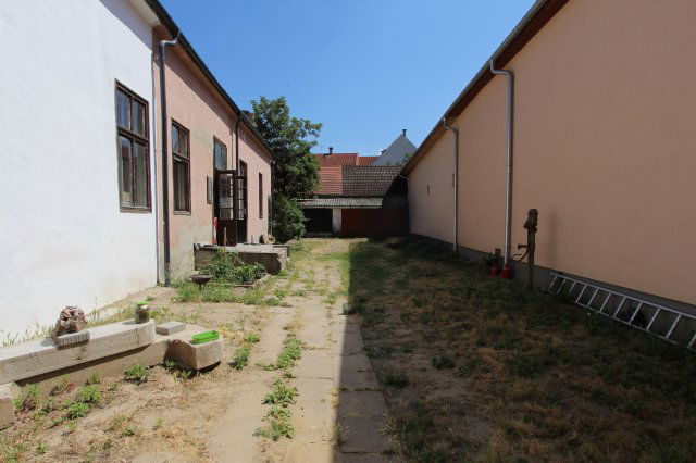 Eladó családi ház, Debrecenben 27 M Ft, 1 szobás