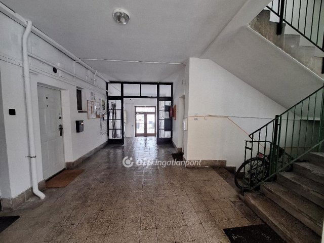 Eladó téglalakás, Budapesten, XIV. kerületben 40 M Ft, 1 szobás