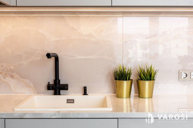 Eladó téglalakás, Debrecenben 138 M Ft, 3 szobás