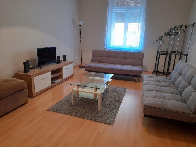 Eladó téglalakás, Szegeden 120 M Ft, 4 szobás