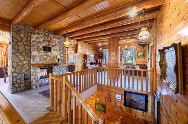 Eladó családi ház, Ceglédbercelen 469.2 M Ft, 11 szobás