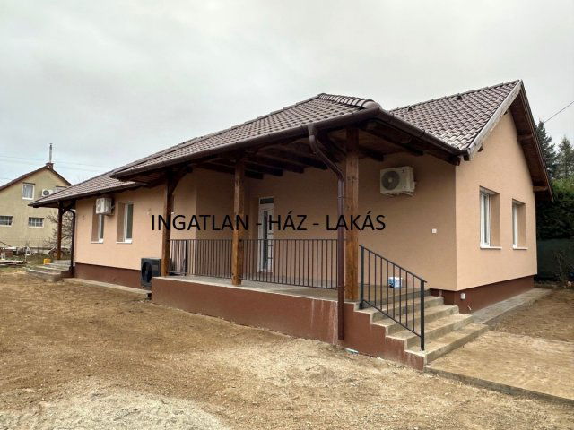 Eladó családi ház, Veresegyházon 119.9 M Ft, 4 szobás