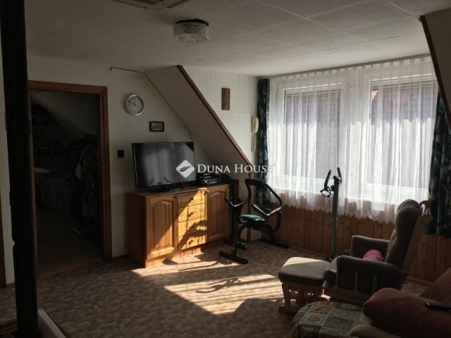 Eladó családi ház, Móron 109.9 M Ft, 5 szobás