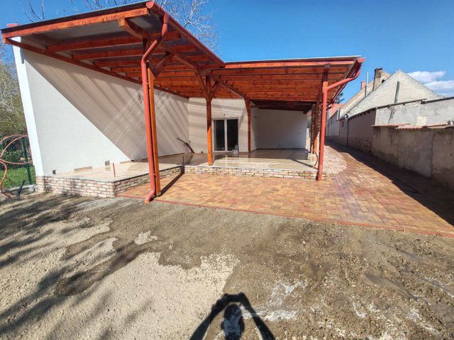 Eladó családi ház, Balatonszárszón 199 M Ft, 5 szobás