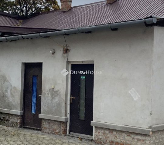 Eladó iroda, Sopronban 15.2 M Ft, 3 szobás / költözzbe.hu