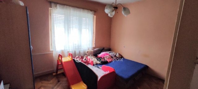 Eladó családi ház, Salgótarjánban 9 M Ft, 2 szobás