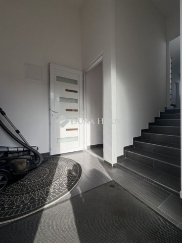 Eladó családi ház, Gyálon 114 M Ft, 6 szobás