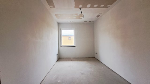 Eladó családi ház, Székesfehérvárott 119.9 M Ft, 5 szobás