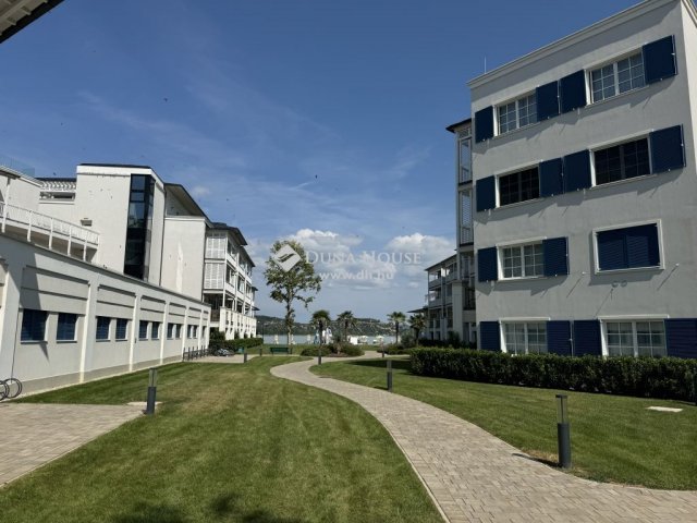 Eladó téglalakás, Szántódon 299 M Ft, 3 szobás