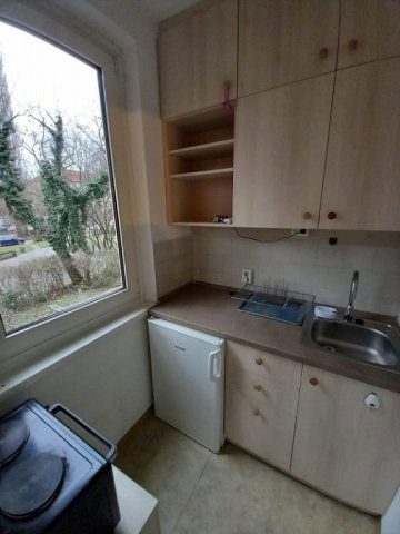 Kiadó téglalakás, albérlet, III. kerületben, Őrlő utcában