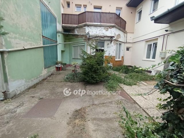 Eladó téglalakás, Gyöngyösön 28.5 M Ft, 1+1 szobás