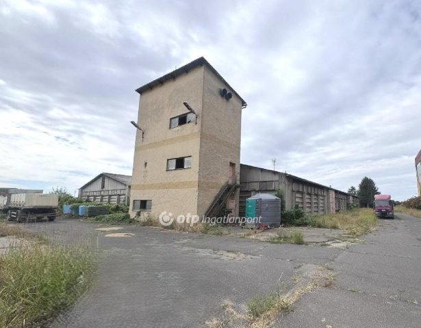 Eladó ipari ingatlan, Tiszafüreden 129.9 M Ft