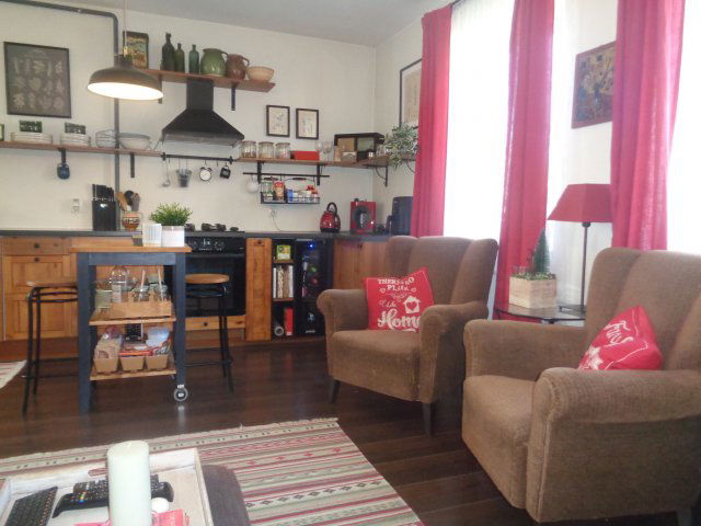 Eladó családi ház, Székesfehérvárott 120 M Ft, 6 szobás