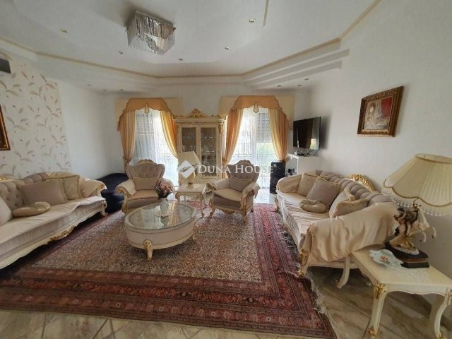 Eladó családi ház, Szombathelyen 125 M Ft, 4+1 szobás